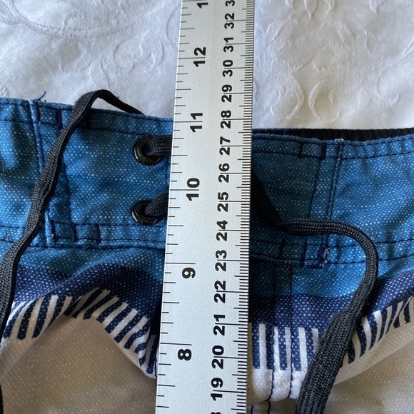 O'Neill Men's Blue Red White Board Shorts Size 32 - Picture 10 of 13